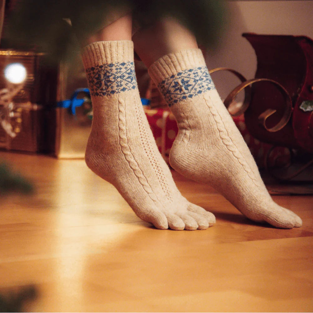 Zehensocken aus Kaschmir mit Schneeflockenmuster