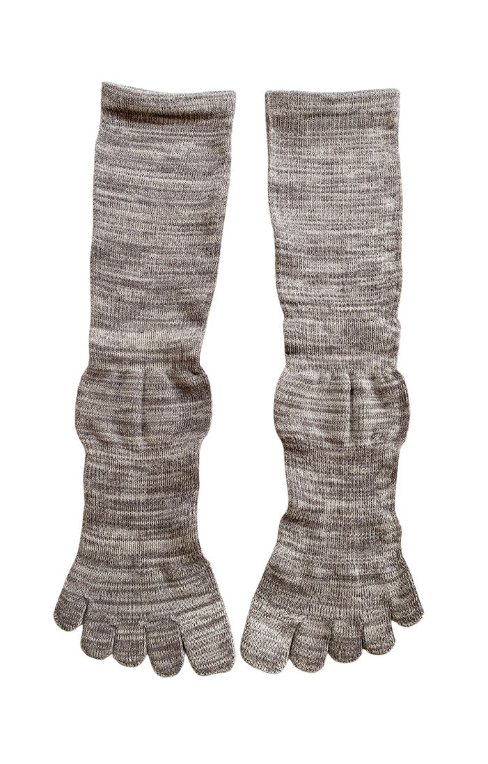 Leichte Zehensocken bis zur Wade