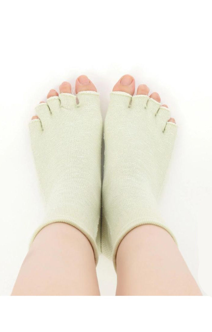 Leichte Seidensocken mit offener Spitze für ultimative Entspannung