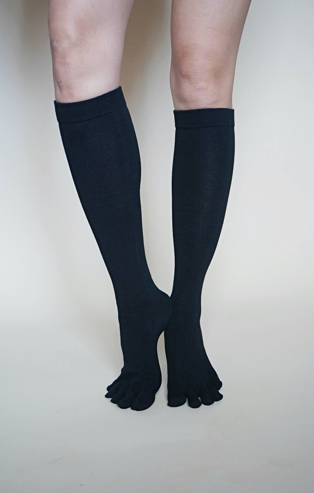 Zehensocken aus Seide und Baumwolle
