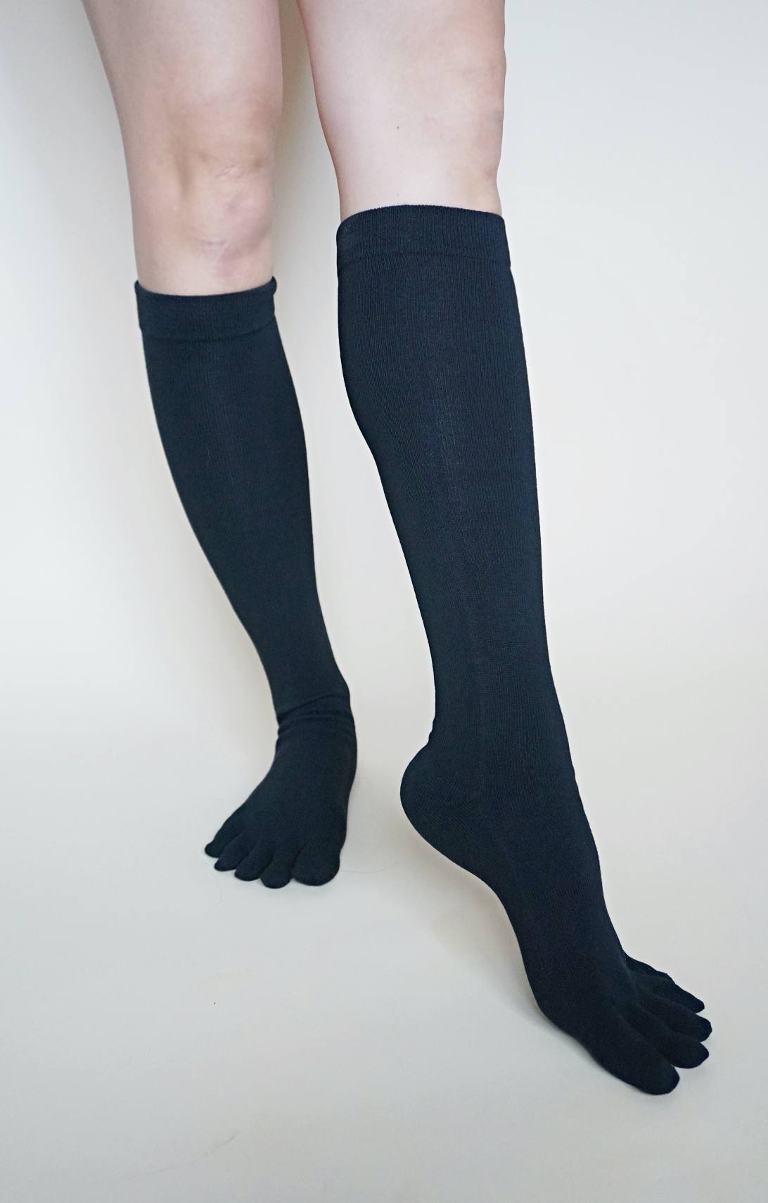 Zehensocken aus Seide und Baumwolle