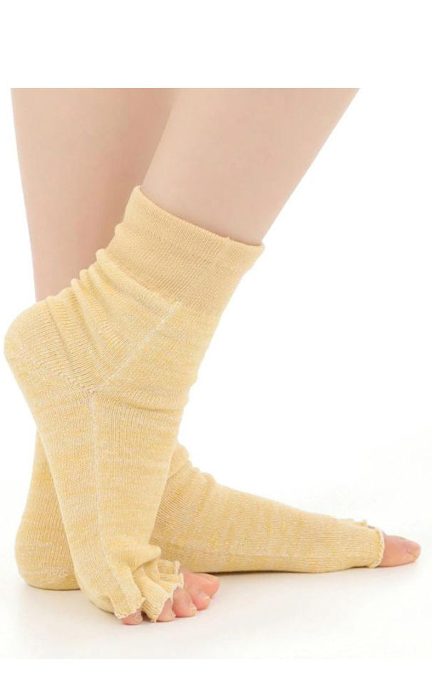 Leichte Seidensocken mit offener Spitze für ultimative Entspannung